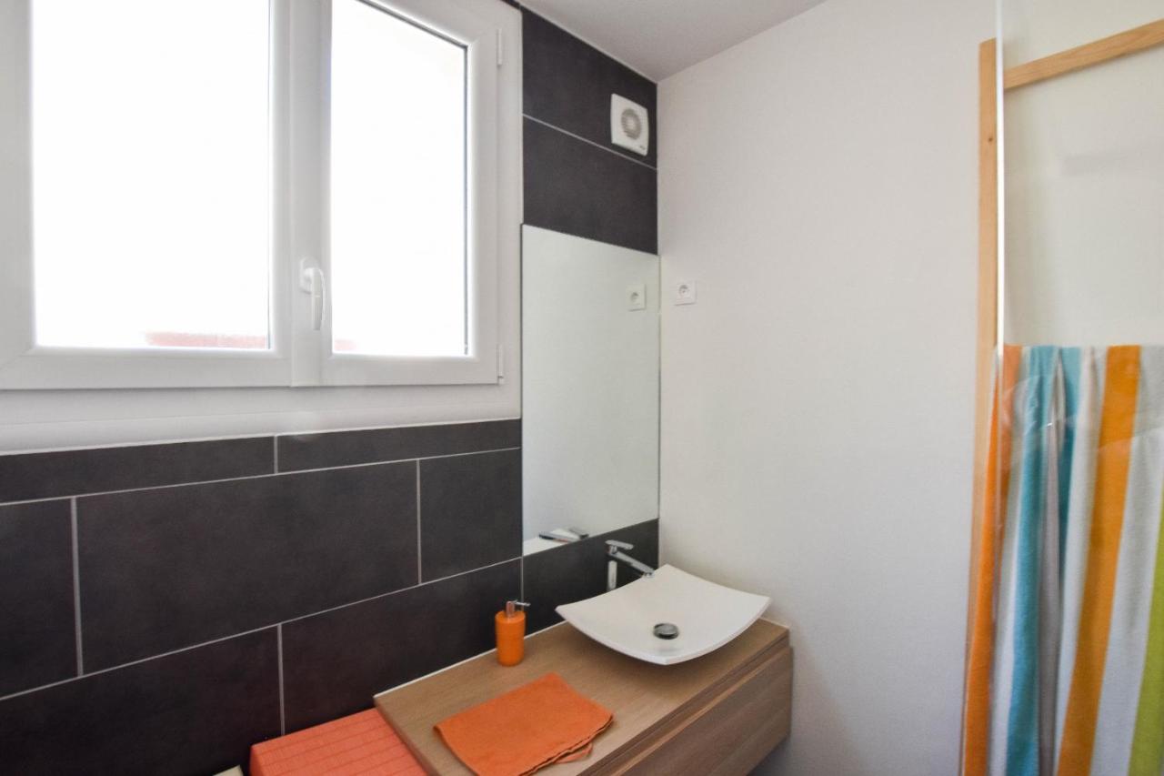 Marcat - Clim - Patio Apartment Арл Екстериор снимка